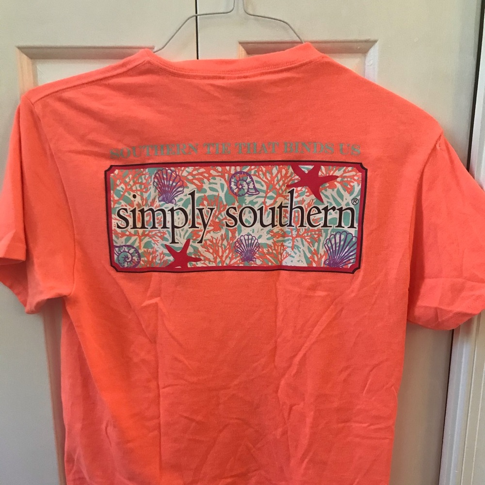 NWOT Coral Graphic Tee from Simply Southern